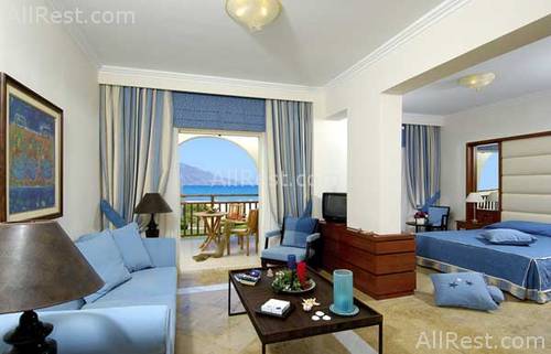 Pilot Beach Hotel 11